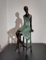 Joanna Zakrzewska // Siedząca / 22 x 7 cm / Brąz