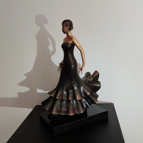 Zakrzewska_Tancerka_braz_25x10x16 cm 01.jpg