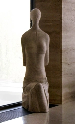 Mazurek // Siedząca_ceramika_h-135cm